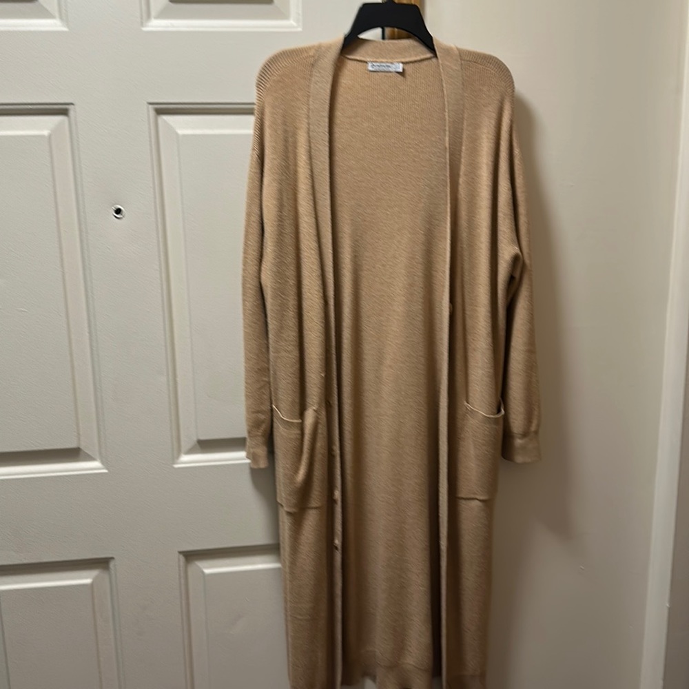cardigan, has 2 pockets, warm and comfortable, in great condition